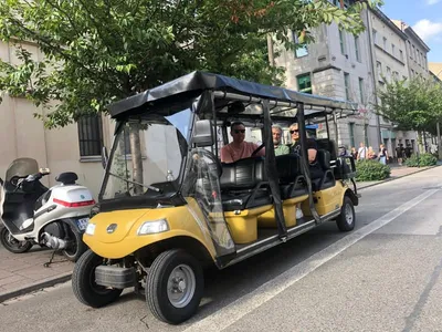 Guests on electric cart tour in Kraków